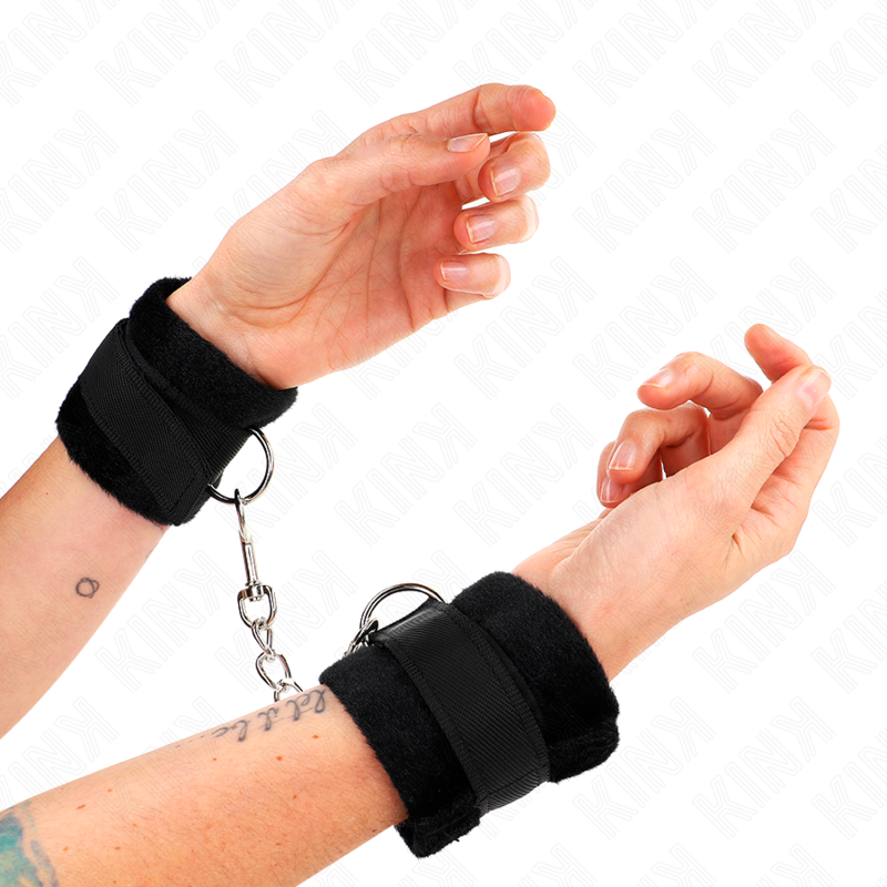 Kink Wrist Restraint-Cătușe pentru Mâini din Blană 1 img 187765 0a78a832a90ff11622be0eb34bb647d7 1