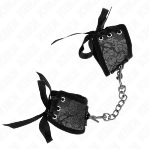 Kink Wrist Restraint-Scandal Manșete pentru Încheieturi Detalii 7 Kink Wrist Restraint-Scandal Manșete pentru Încheieturi Detalii · Bondage & Catuse (imaginea 3)