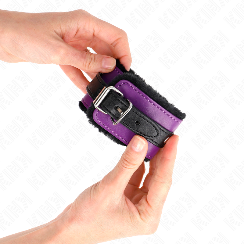 Kink Wrist Restraint-Premium Manchete Căptușite cu Blană Negre 4 img 189374 6b99971b58814491e28a0b416567a023 1