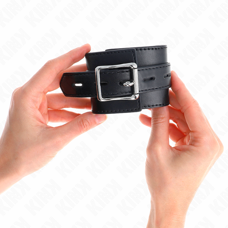 Kink Wrist Restraint-Cătușe de Încheieturi Negre cu Curea Neagră 4 img 189430 ef8f811c488bbcace5e70d758a249412 1