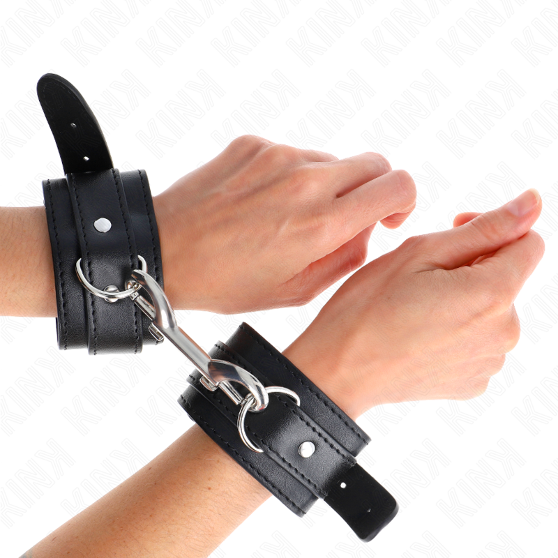 Kink Wrist Restraint-Mansete pentru Încheieturi Rând Unic 1 Kink Wrist Restraint-Mansete pentru Încheieturi Rând Unic · Bondage & Catuse