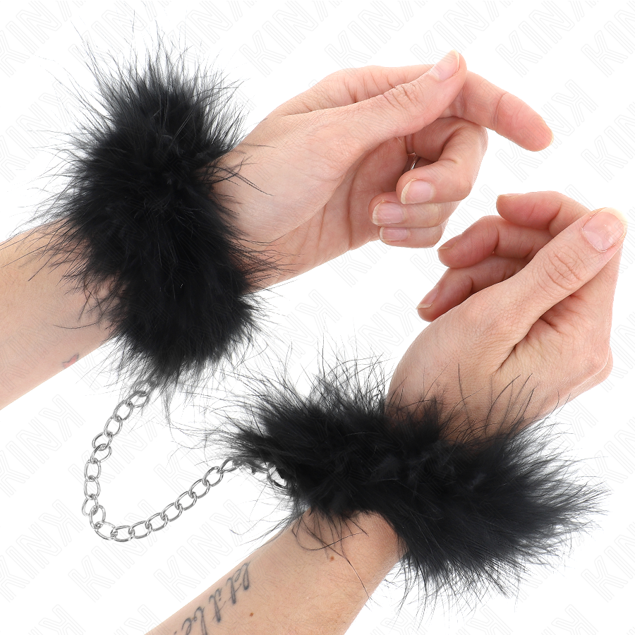 Kink Wrist Restraint-Mini Manșete cu Pene pentru Mâini-Metal 1 Kink Wrist Restraint-Mini Manșete cu Pene pentru Mâini-Metal · Accesorii BDSM