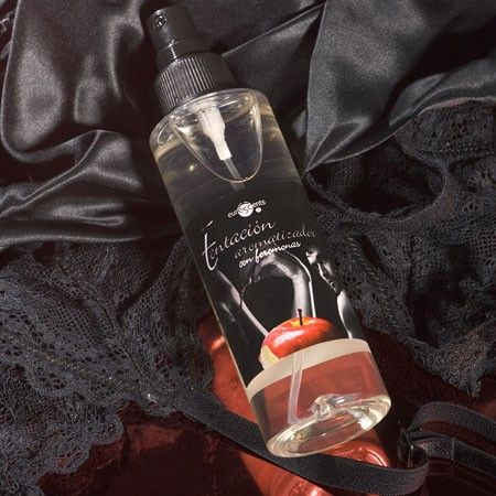 Tentacion – Odorizant de Cameră cu Feromoni, Aromă Fructul Pasiunii 150 ml 2 Tentacion – Odorizant de Cameră cu Feromoni, Aromă Fructul Pasiunii 150 ml · Sex Oral & Corp (imaginea 2)