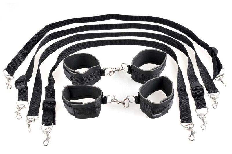 Fetish Fantasy Series-Fetish Fantasy Set Manșete și Lesă 2 Fetish Fantasy Series-Fetish Fantasy Set Manșete și Lesă — PIPEDREAMS · Bondage & Catuse (imaginea 2)